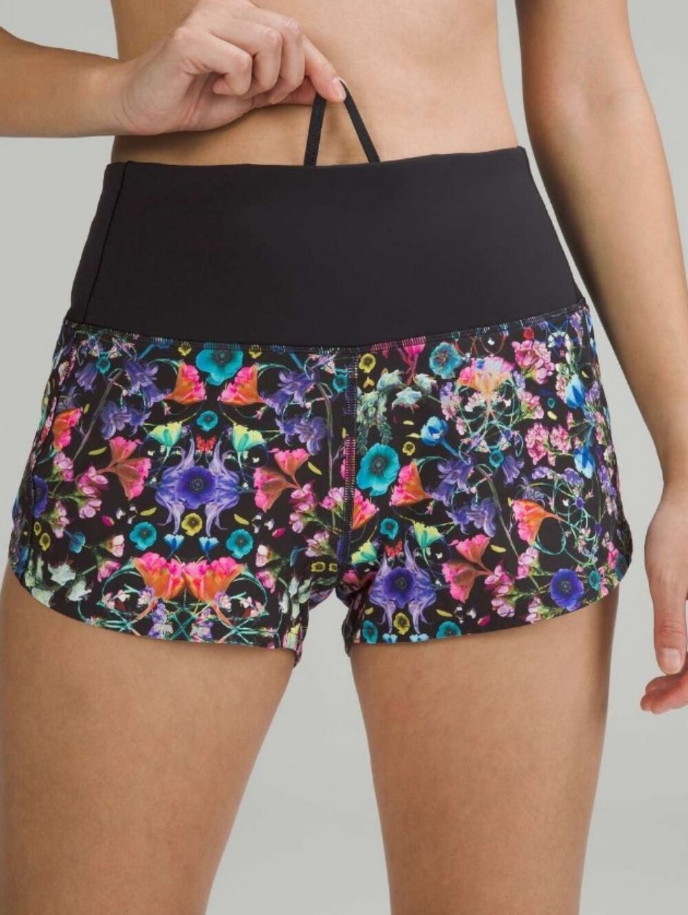 Lululemon Speed Up High-Rise Lined Short 2.5"Flowerscope Size 6